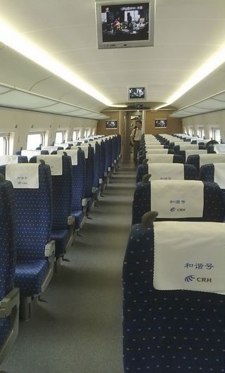 京滬高鐵空蕩蕩的車廂,多次設備故障導致旅客聞