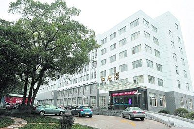 省马王堆医院今年5月底投用的中康楼是一栋集抢救,治疗,康复一体化的