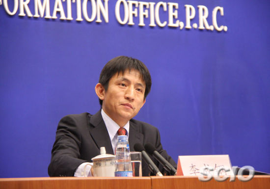 商务部条法司司长李成钢回答记者提问