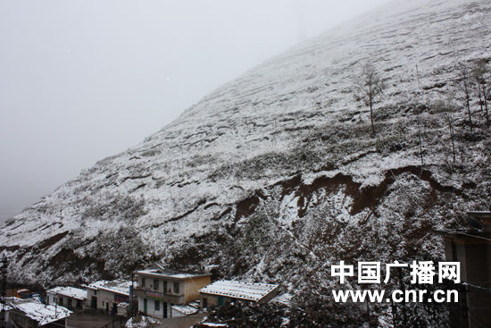 昆明东川因民镇普降瑞雪 旱情有所缓解_新闻中心_新浪网