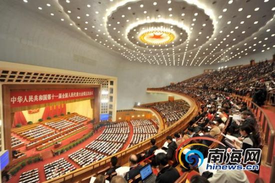 3月5日上午,十一届全国人大五次会议在人民大会堂开幕.