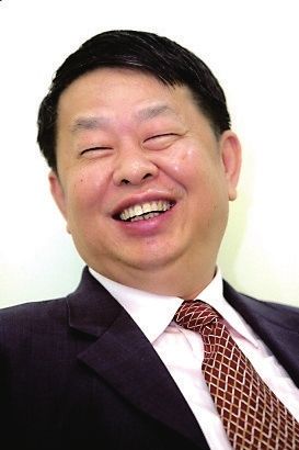> 正文      如st福日董事长卞志航,公司前两年连续亏损,去年终于盈利