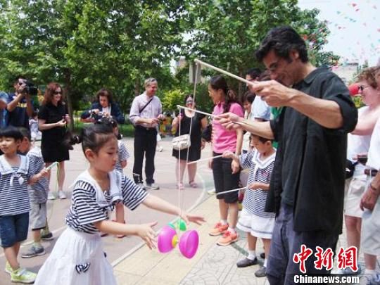 幼儿园的小朋友怎么学习中国文化 1338470716_tOOawo.jpg