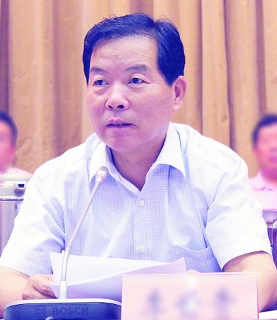 李世贵 陆轩摄龙虎网讯 确保今冬明春南化,扬子周边危旧房全部拆完,用