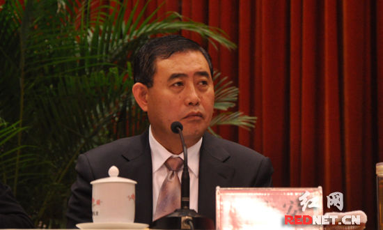 出席会议并讲话)   (湖南省地方税务局局长吕兴胜出席会议并讲话)