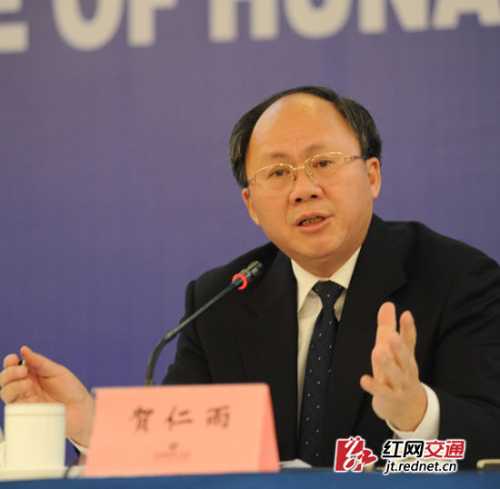 省交通运输厅党组书记,厅长贺仁雨对今年通车的16条高速公路的基本