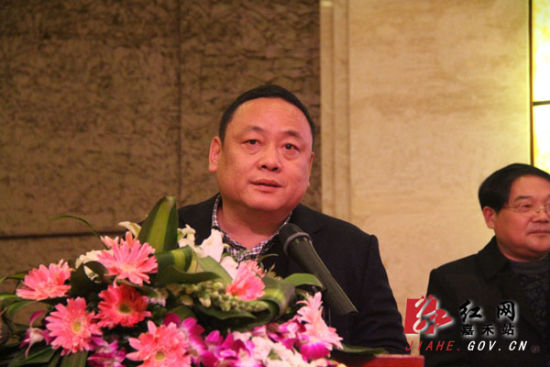 县委书记赵宇致欢迎词县委副书记,县长郭薪汇报嘉禾经济社会发展情况