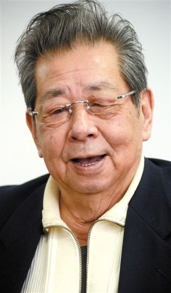 朱乃正在青海时期的代表作《金色季节》,他认为真正有出息的艺术家