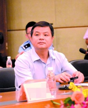 > 正文陆国业  谭健鸥  陈慧  孙荣  邓立山    "车让人"座谈会首发