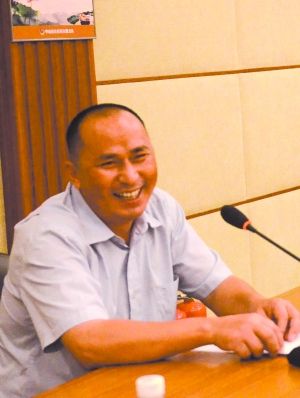 > 正文陆国业  谭健鸥  陈慧  孙荣  邓立山    "车让人"座谈会首发