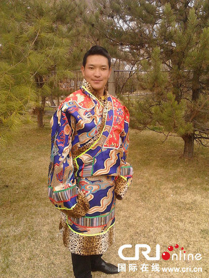 西藏最年轻的《格萨尔王》史诗说唱艺人——斯塔多吉