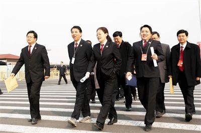 怎么当人民检察官 1394490946_BuJ5gQ.jpg