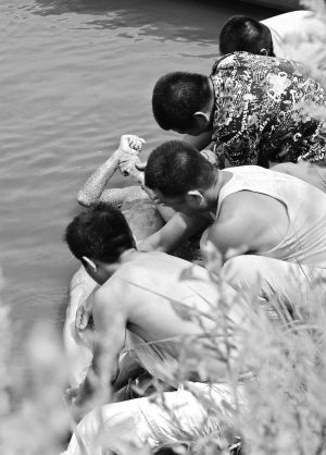 俩失踪男孩被找到 但已经溺亡