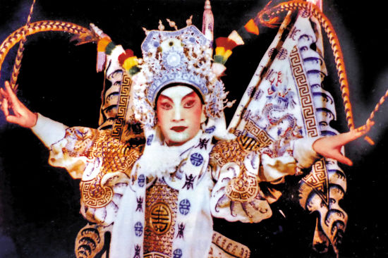 > 正文  羊城   留声机   8   粤剧篇   有人有戏有故事   文/羊城