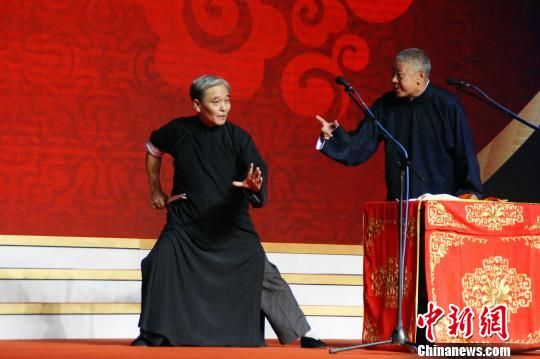 70岁少马爷大保镖上演全武行喝彩满堂