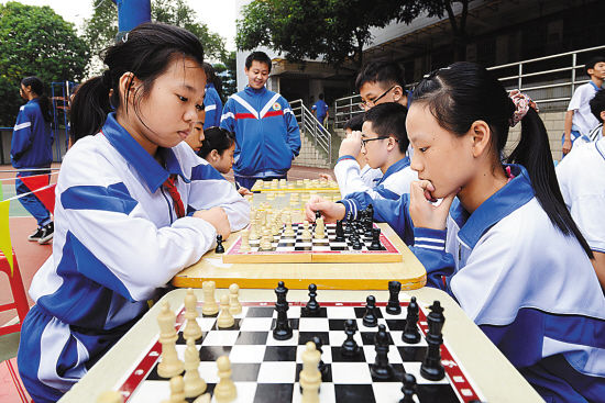 这间中学以社团分班