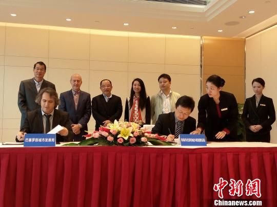 2日,珠海市住房和城乡规划建设局局长王朝晖与威廉