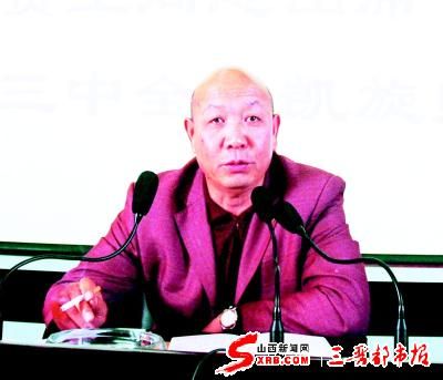 1953年10月出生,1998年8月开始担任山西省河津市清涧镇龙门村党委书记