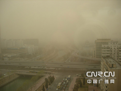 今春浮尘再次袭击北京 不会发展为沙尘暴