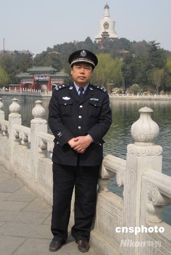 北京一名警察能流利使用13国语言图