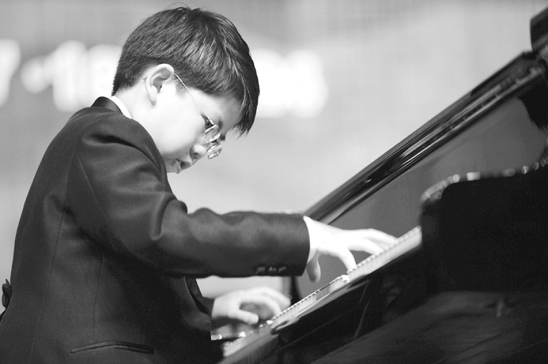 香港"神童"夺少年组冠军