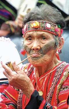 台湾110岁的泰雅族纹面老人吴兰妹病逝,她生前乐天知命,家人要用办