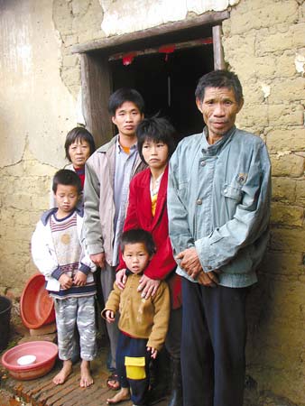 一家三代出现五个哑巴生活穷困图