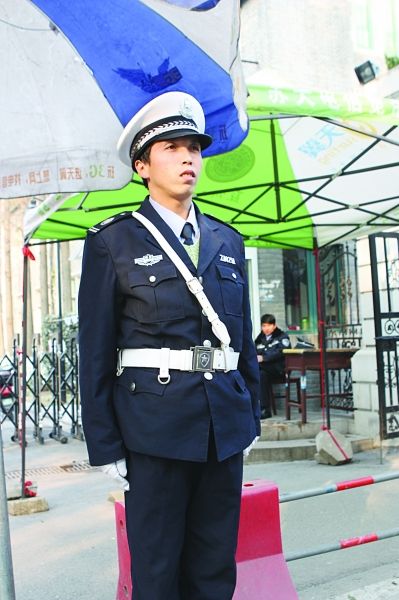 深圳大学城保安图片