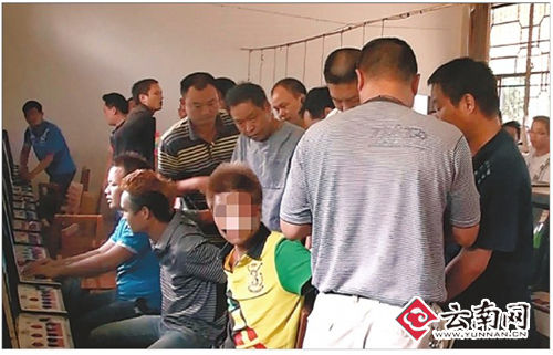 各地万象 > 正文  本报讯 5月6日凌晨,红河州石屏县发生一起抢劫杀人