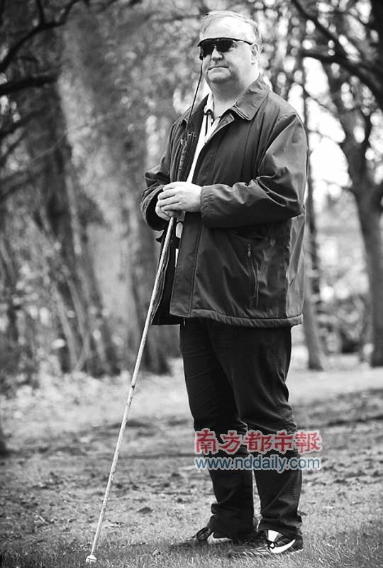 美国研制出电子"仿生眼" 目前全球仅有32名患者在试用,部分盲人已借此