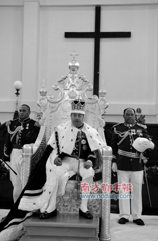 筹备首次议会大选 汤加国王将让权