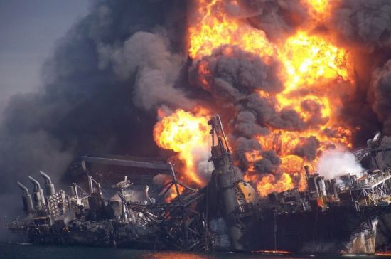 纽约时报发布图片和3d视频回顾墨西哥湾油事故