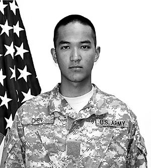 信息时报综合报道 华裔士兵廖梓源遭辱致死案继续在美国发酵.