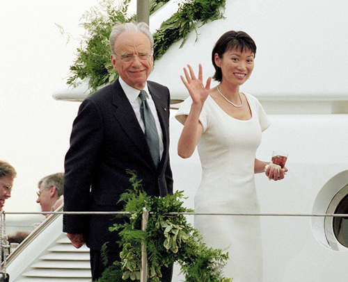 国际传媒大亨默多克提出与妻子邓文迪离婚