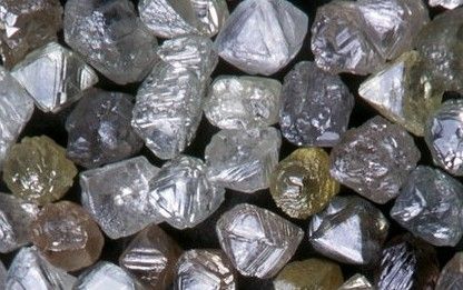 研究称土星木星会下结晶碳钻石雨年约1千吨