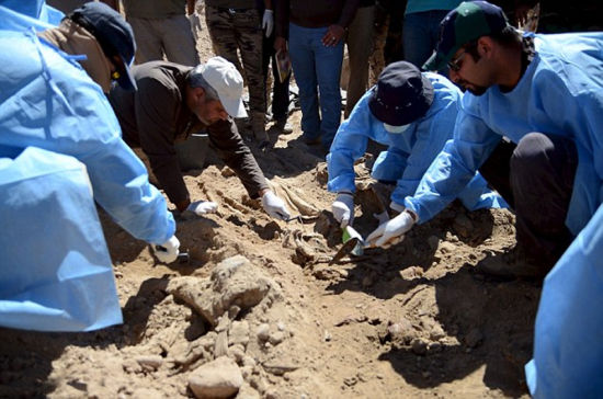 藏有去年伊斯兰激进分子屠杀的近1700名士兵的尸体