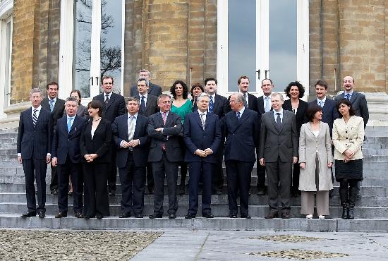 图文:比利时新内阁宣誓就职