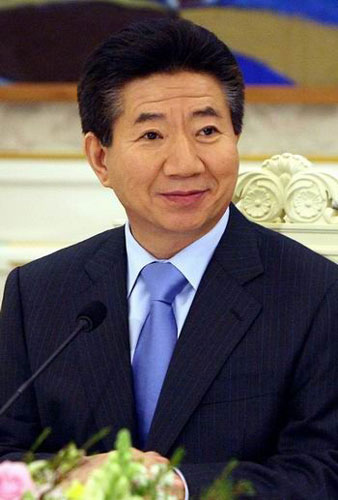 组图韩国前总统涉嫌受贿被检察机关传唤
