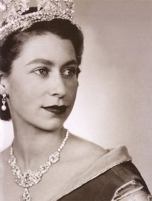英国女王年轻时的照片图片