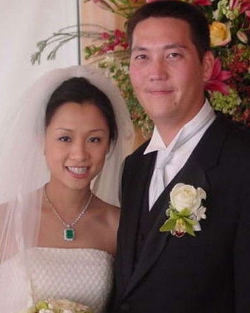 第四代:蒋友梅,1961出生,蒋经国长孙女,蒋孝文(蒋经国长子)与蒋徐乃锦