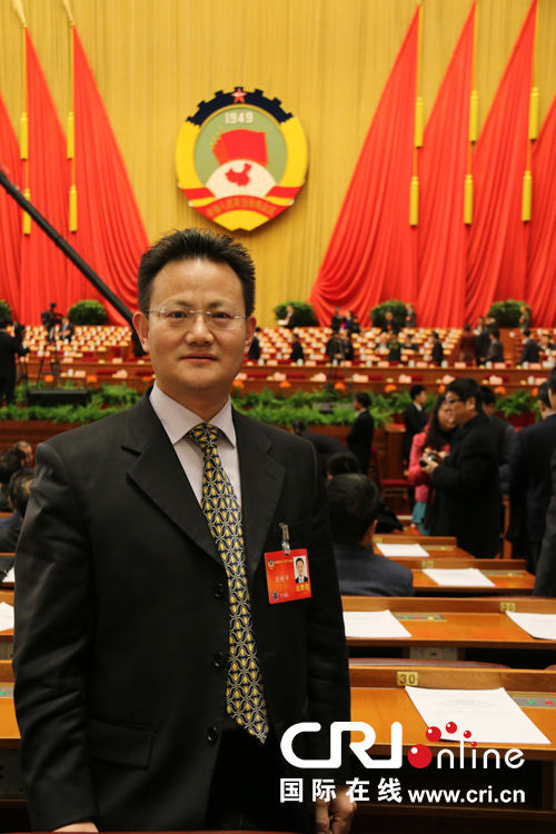 3月12日,张树华在政协十二届二次会议闭幕会上 摄影:黎萌