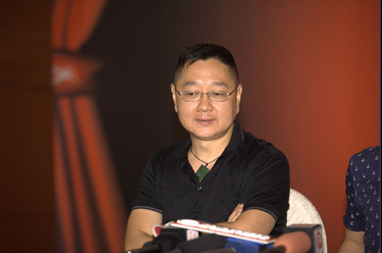 张绍刚出席活动毒舌依旧 教育儿子很犀利|张绍刚|毒舌|出席活动_新浪娱乐_新浪网