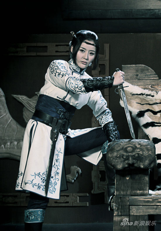 杨烁主演的大型年代抗战剧《冒牌英雄》正在四川,重庆两家卫视热播