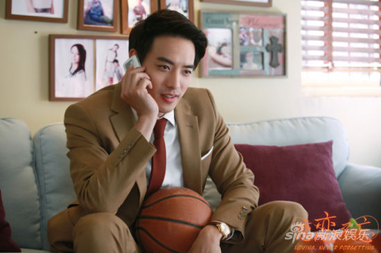 黄柏钧新剧热播帅气惹粉丝送男神称号