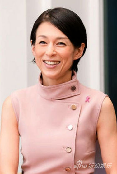 铃木保奈美日前出席防治乳癌宣导活动，脸上明显看得出岁月痕迹。