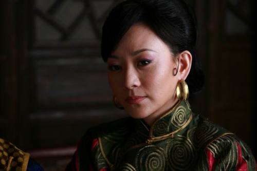 资料图片牌坊下的女人精彩剧照38