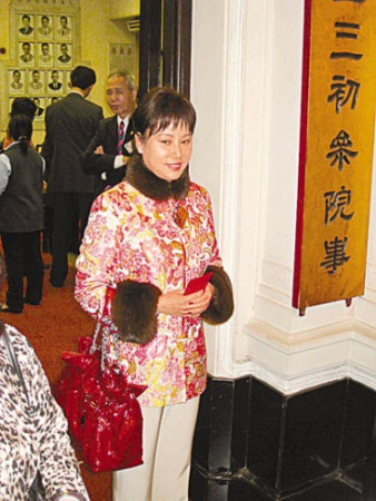 赌王何鸿燊月内出院 三姨太掷千金请三看护(图)