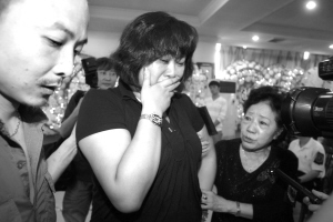 胖妹痛哭没机会和爸爸和好了