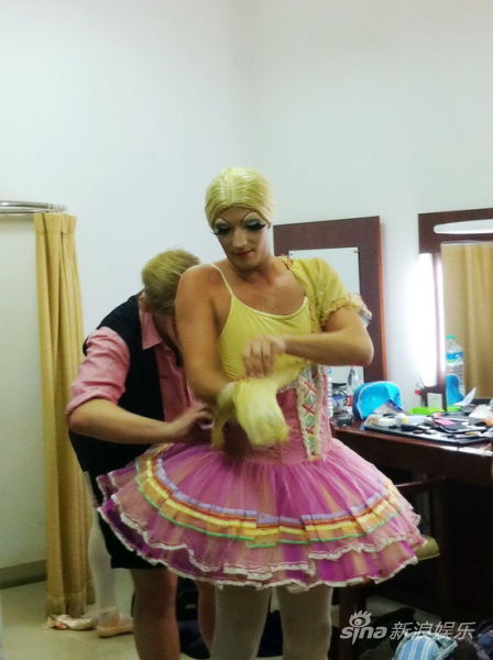 托卡黛罗芭蕾舞团抵京 揭秘"变装"过程(图)