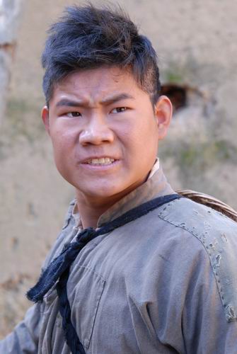 谢孟伟常德大血战造型被指似杜小山